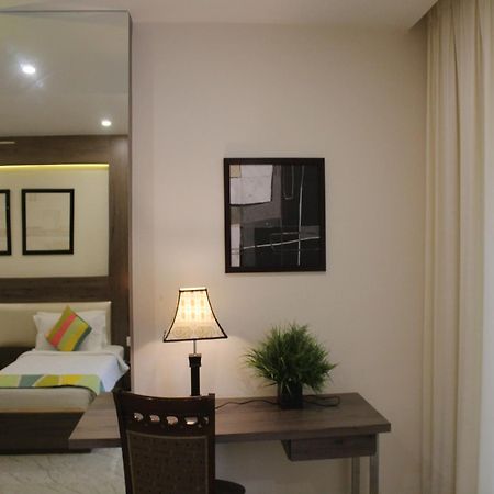 Hotel Seven Sky Clarks Exotica à Bhuj Extérieur photo