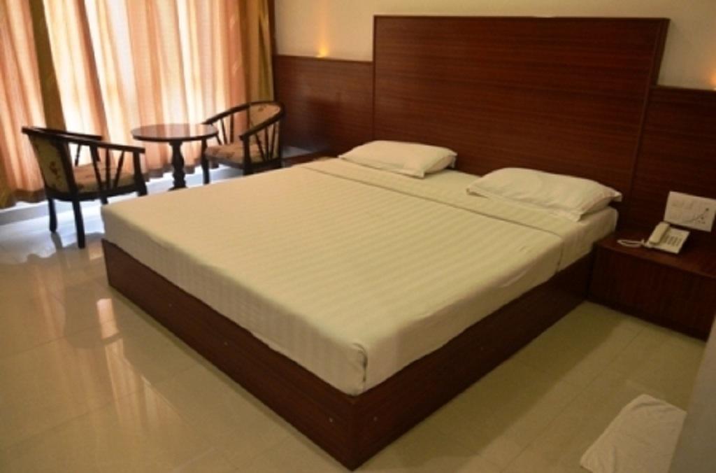 Hotel Seven Sky Clarks Exotica à Bhuj Chambre photo