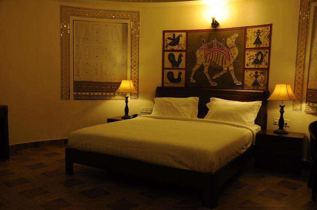 Hotel Seven Sky Clarks Exotica à Bhuj Extérieur photo