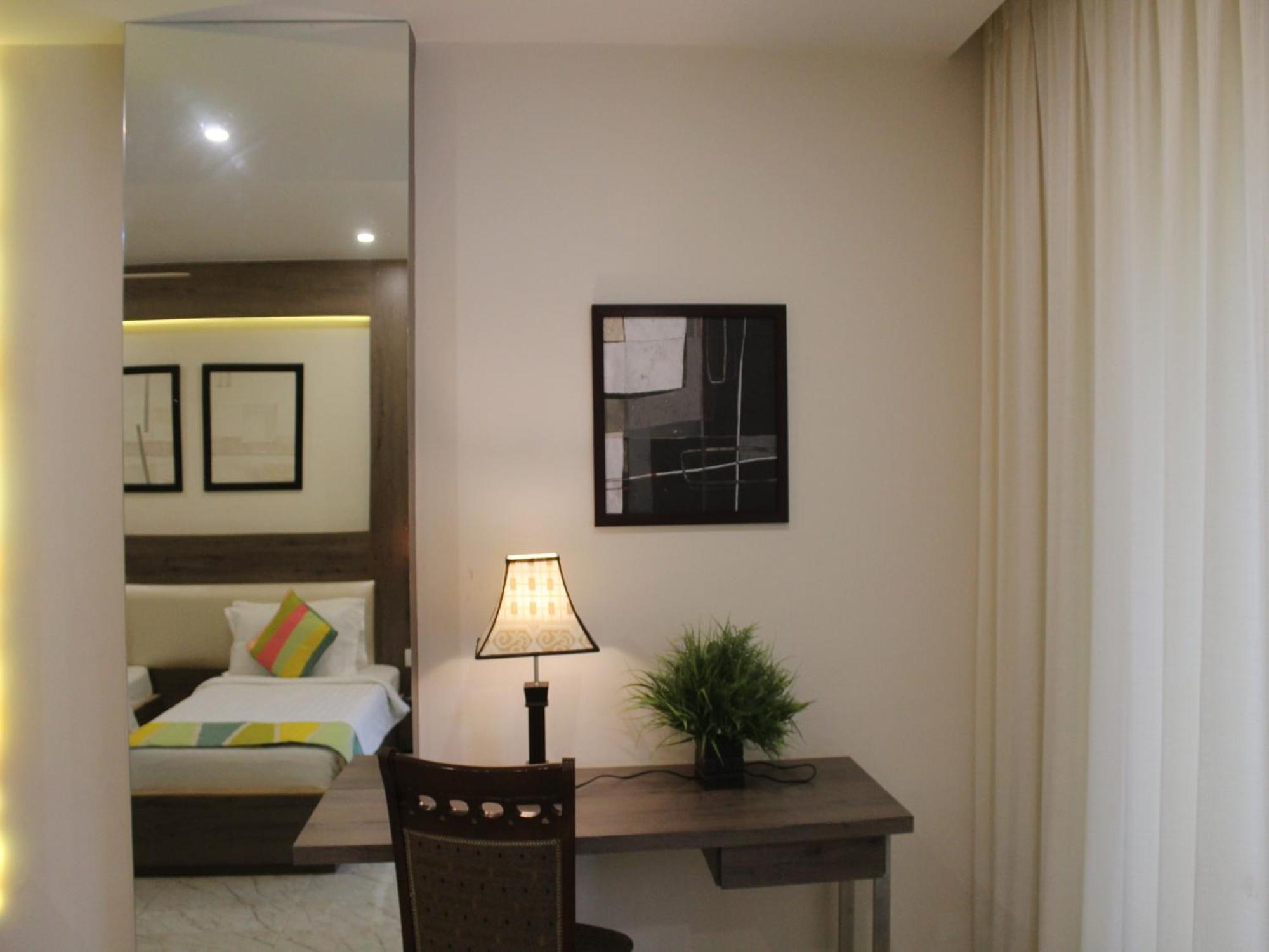 Hotel Seven Sky Clarks Exotica à Bhuj Extérieur photo