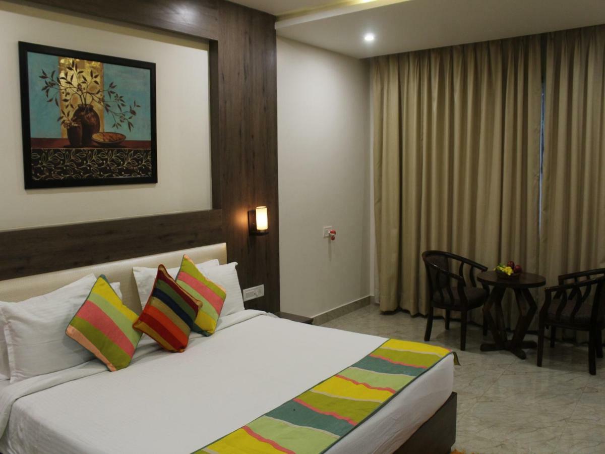 Hotel Seven Sky Clarks Exotica à Bhuj Extérieur photo